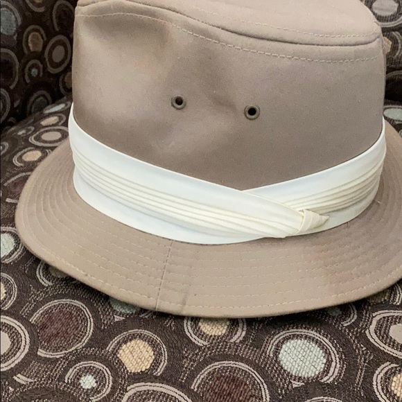 Men’s medium hat - Picture 3 of 4